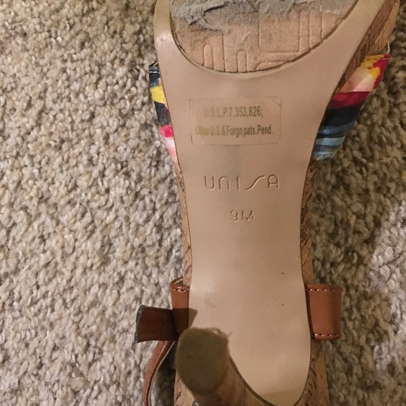 Abstract floral strappy heels - Picture 2 of 3